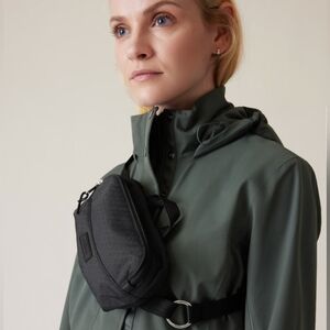 Athleta Excursion Crossbody Belt Bag - Black